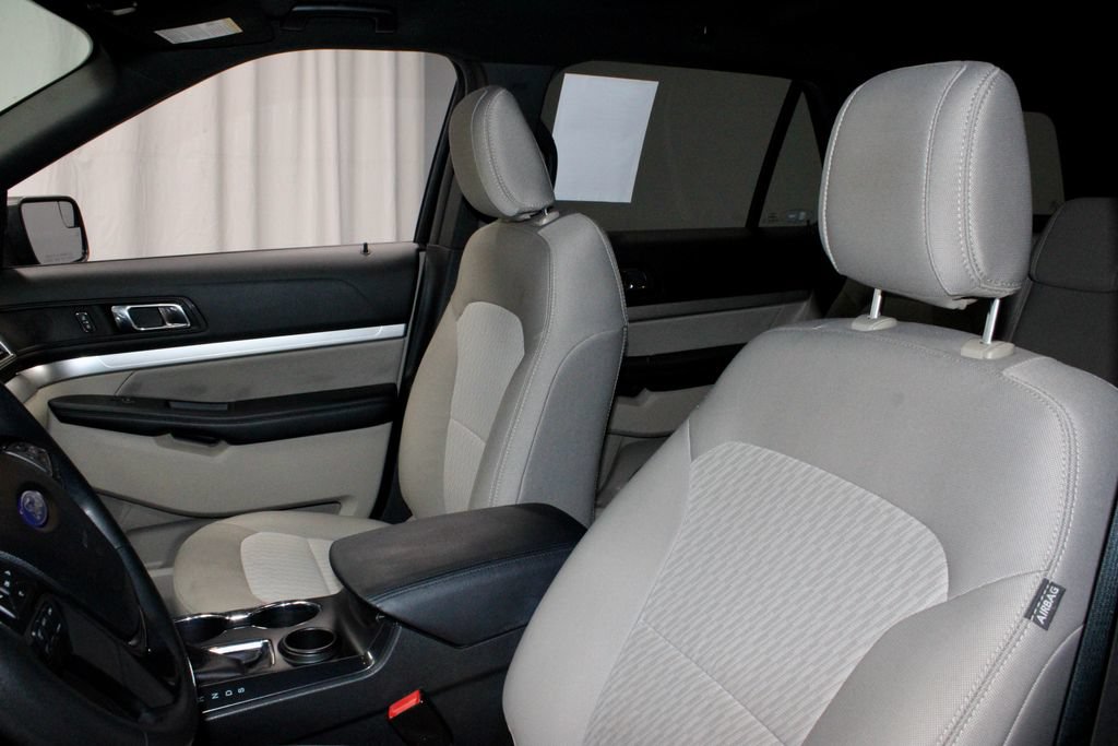 Certified 2018 Ford Explorer FWD image 25