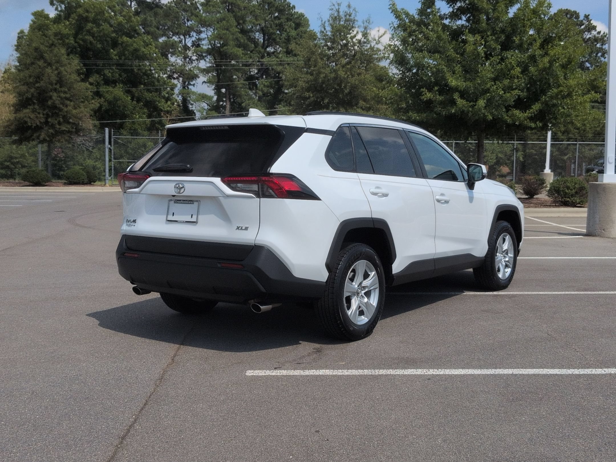 Used 2019 Toyota RAV4 XLE FWD image 4