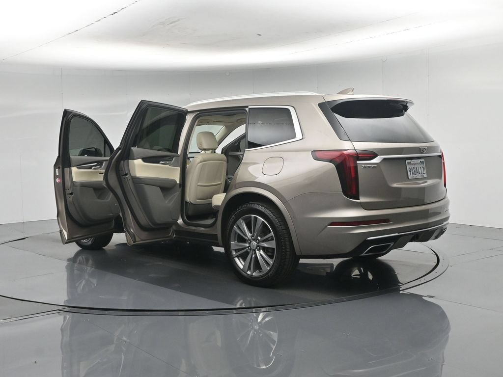 Used 2022 Cadillac XT6 Premium Luxury w/ Technology Package FWD image 39