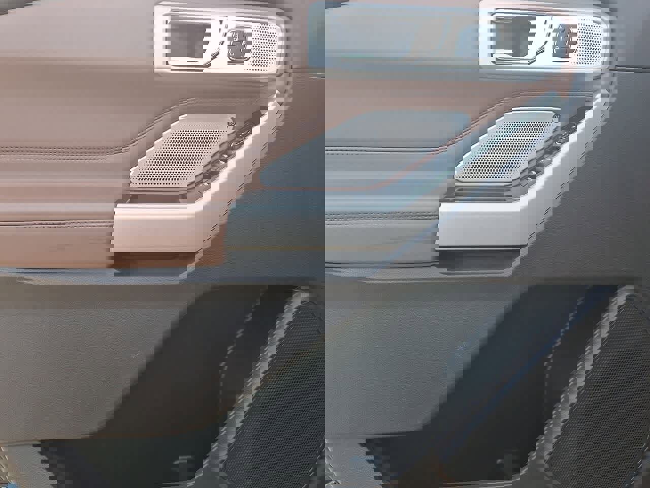 Certified 2021 Ford Explorer King Ranch w/ Premium Technology Package image 16