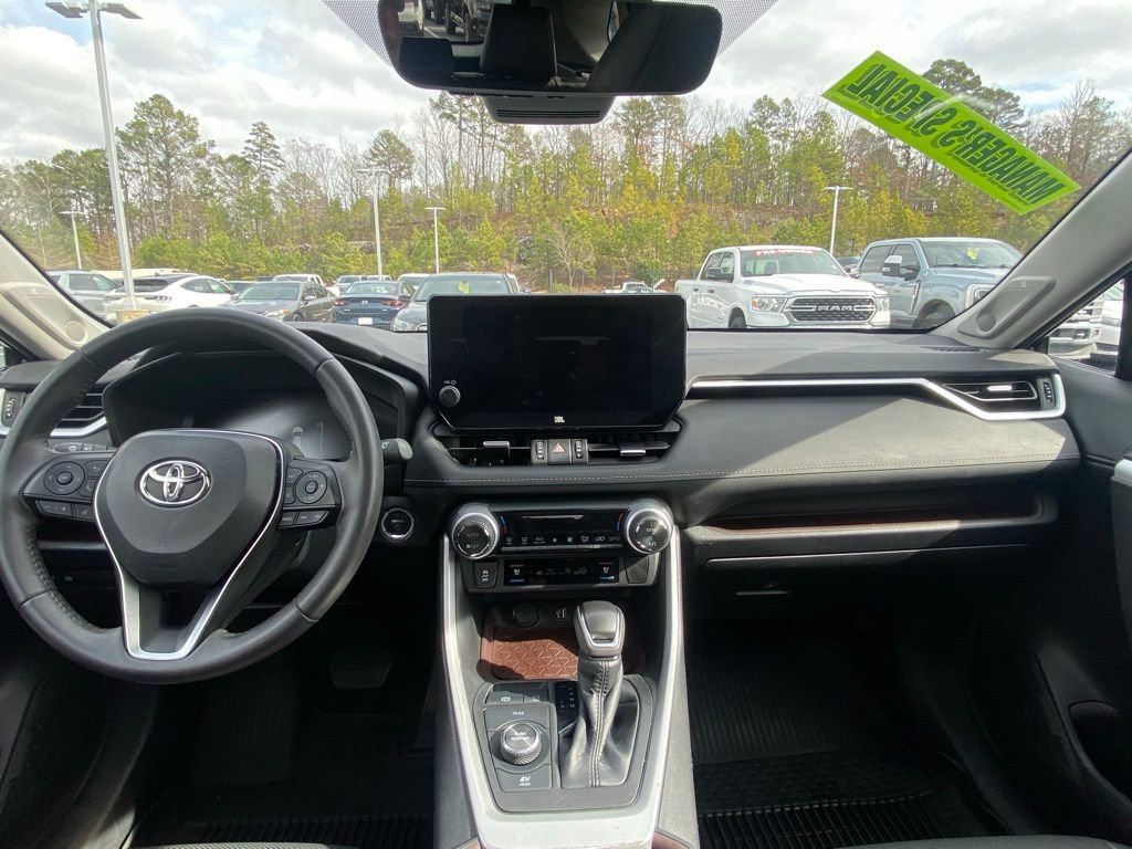 Used 2023 Toyota RAV4 Limited image 25