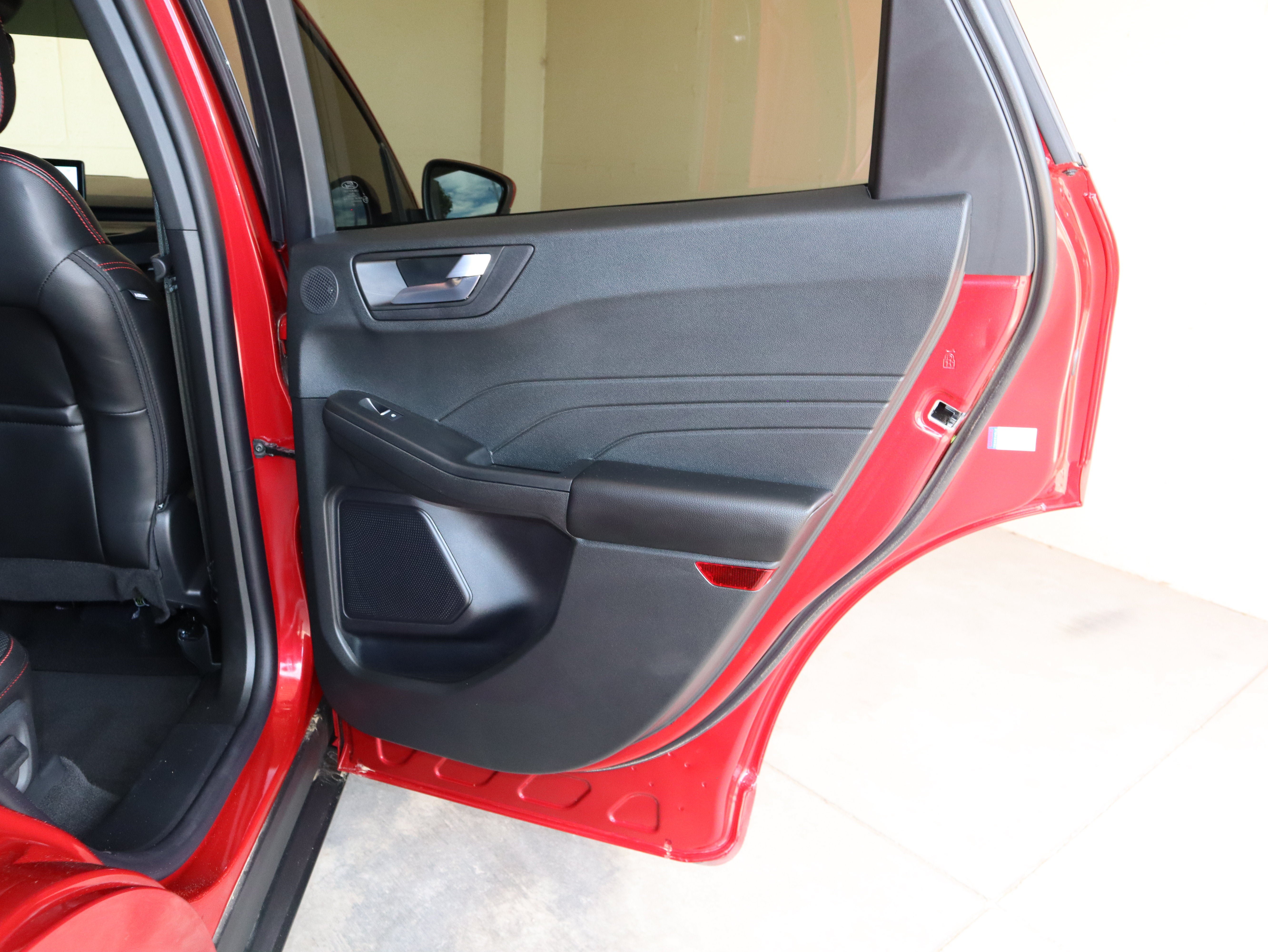 Certified 2025 Ford Escape ST-Line Elite w/ Premium Technology Package AWD/4WD image 43