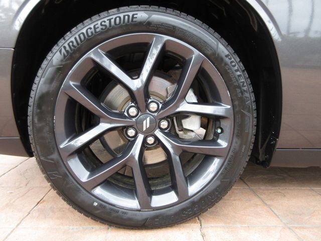 Used 2021 Dodge Challenger SXT w/ Blacktop Package image 9