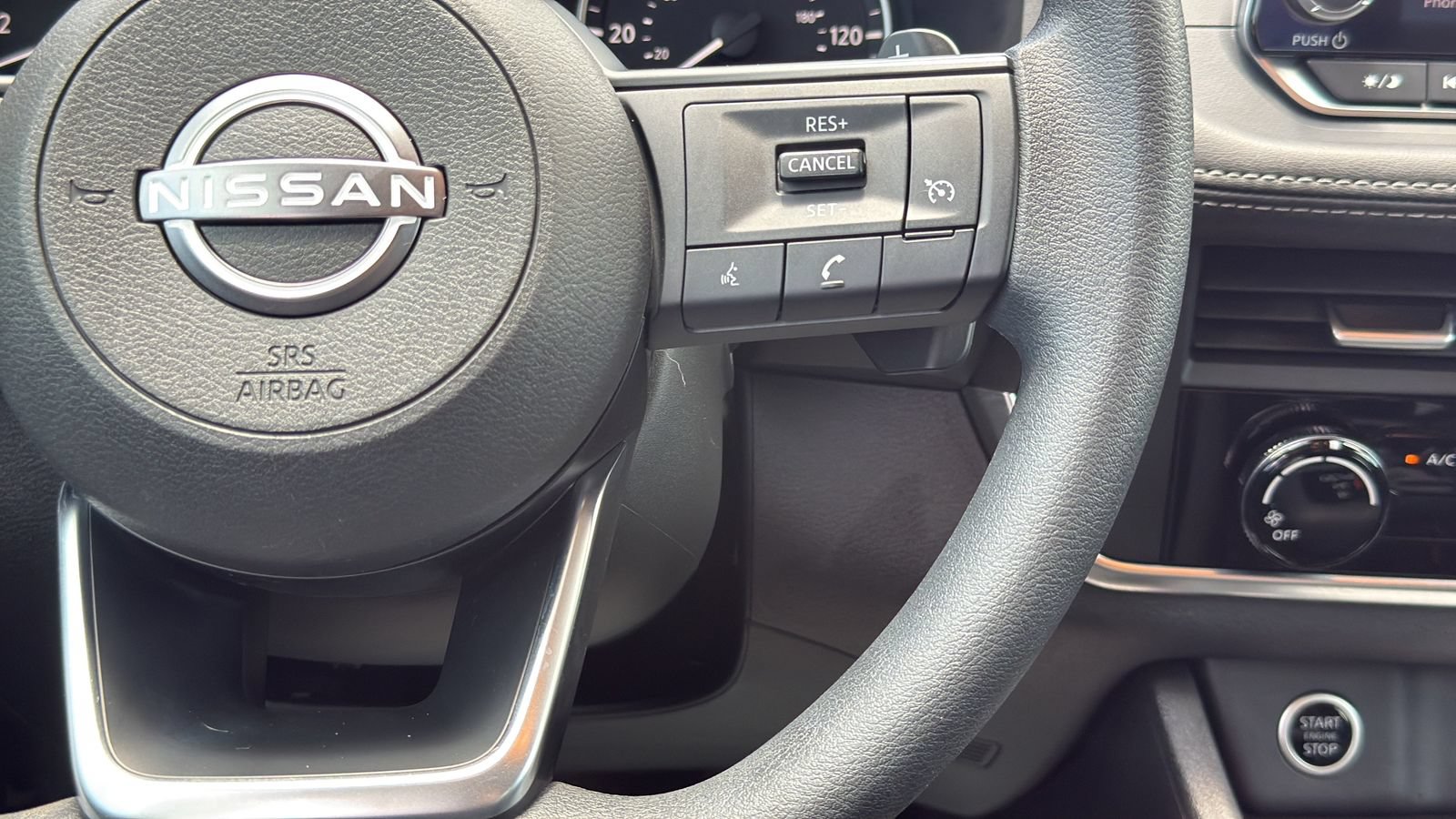 Used 2023 Nissan Rogue S FWD image 14