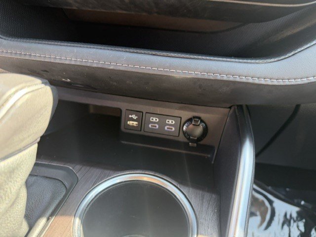 Used 2022 Toyota Highlander Limited AWD/4WD image 23
