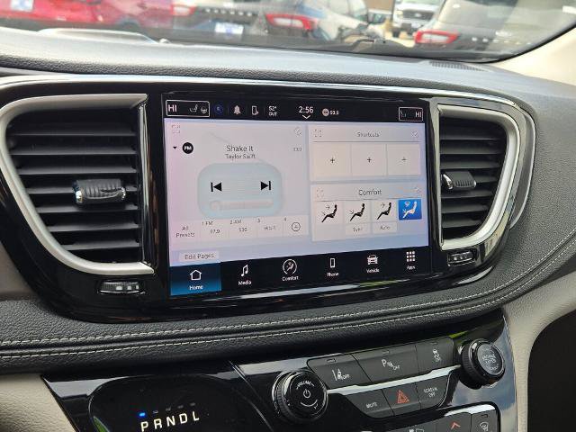 Used 2023 Chrysler Pacifica Touring-L FWD image 27