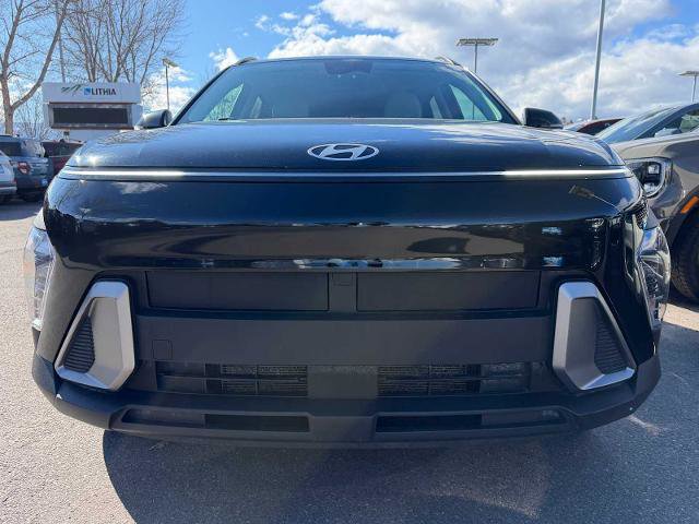 Used 2025 Hyundai Kona SEL image 2