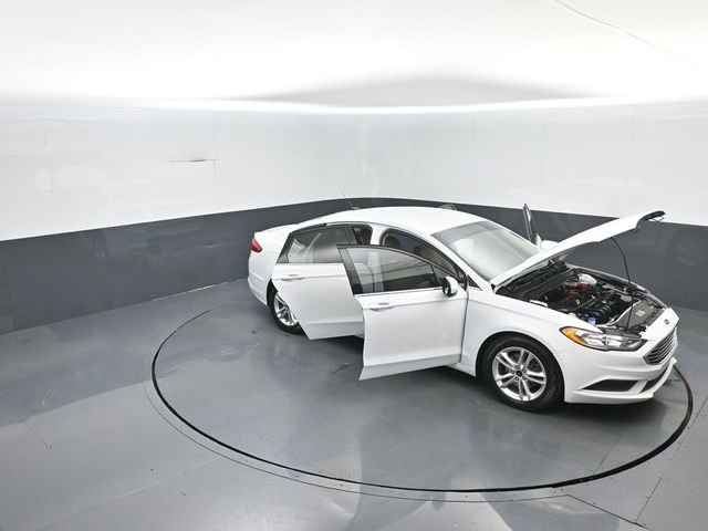 Certified 2018 Ford Fusion SE FWD image 39