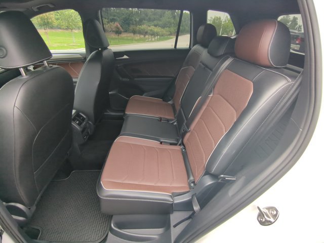 Used 2024 Volkswagen Tiguan SEL R-Line AWD/4WD image 23