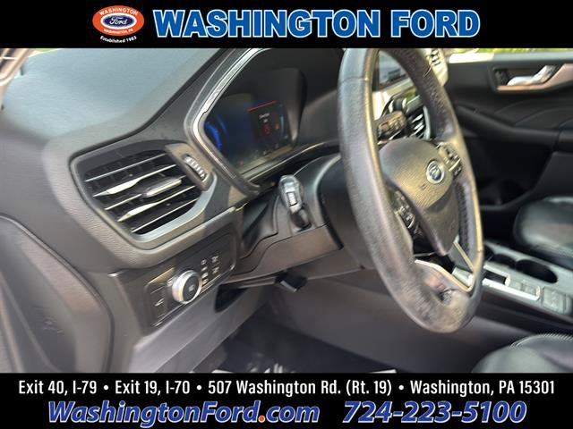 Certified 2022 Ford Escape Titanium AWD/4WD image 13