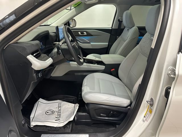 Certified 2025 Ford Explorer Platinum w/ Ultimate Package image 7