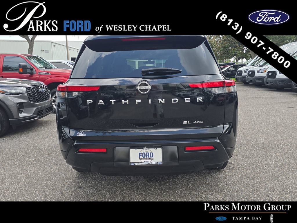 Used 2023 Nissan Pathfinder SL AWD/4WD image 6