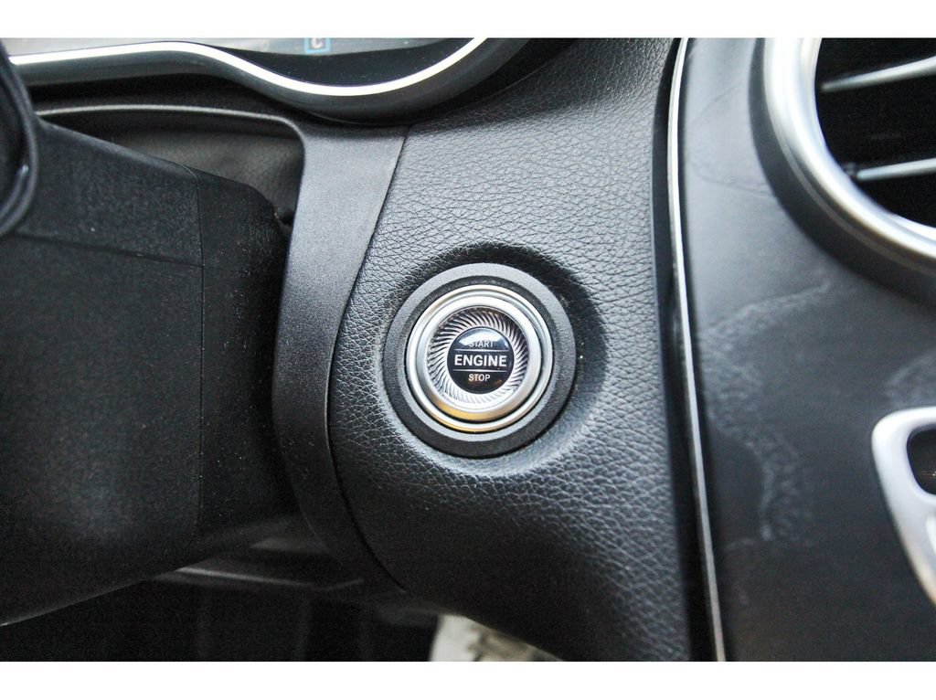 Used 2021 Mercedes-Benz C 300 Sedan image 20