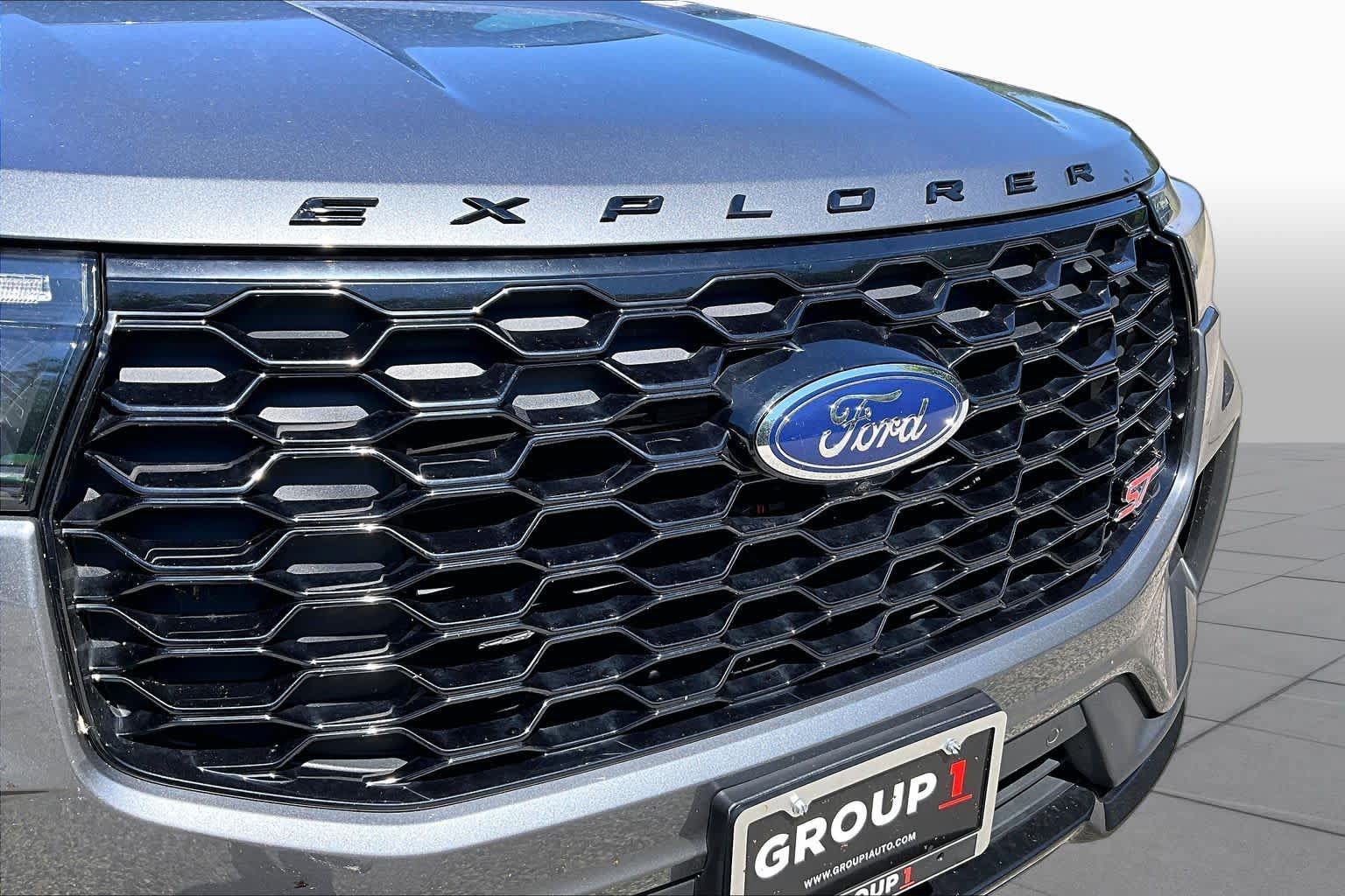 Certified 2025 Ford Explorer ST w/ Sun And Sound Package AWD/4WD image 32