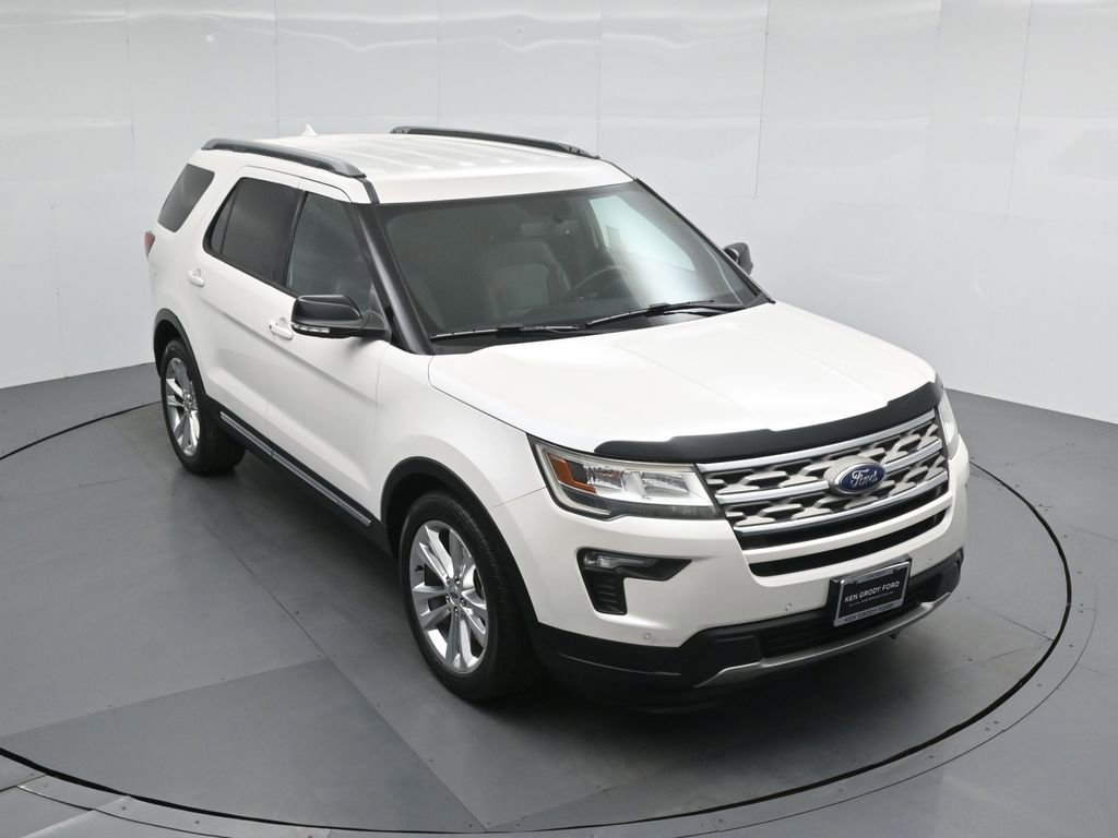 Certified 2018 Ford Explorer XLT w/ Equipment Group 202A FWD image 38