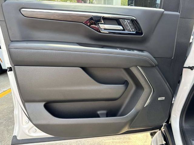 Used 2025 Chevrolet Tahoe Premier RWD image 16