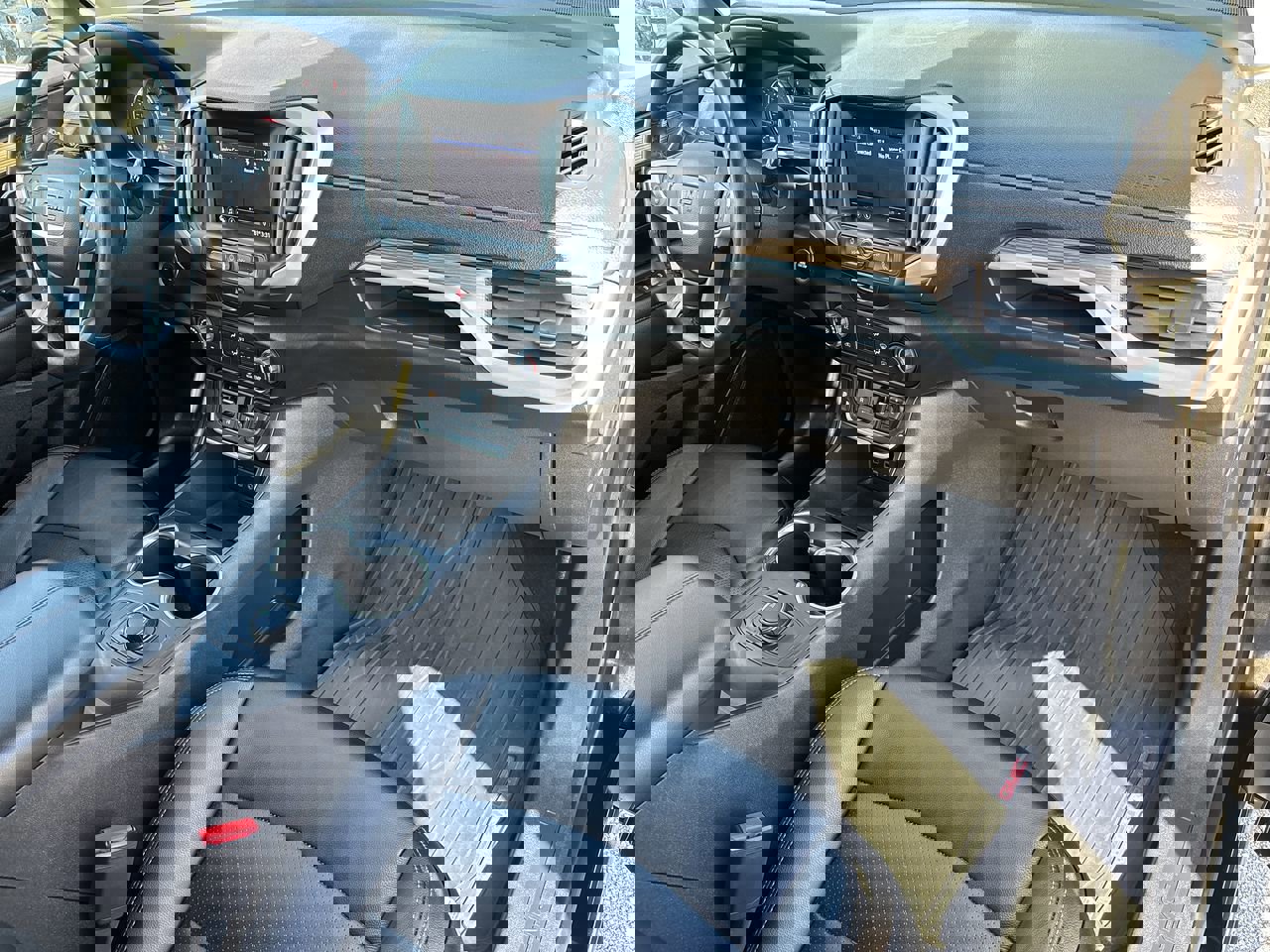 Used 2021 GMC Terrain SLE image 17