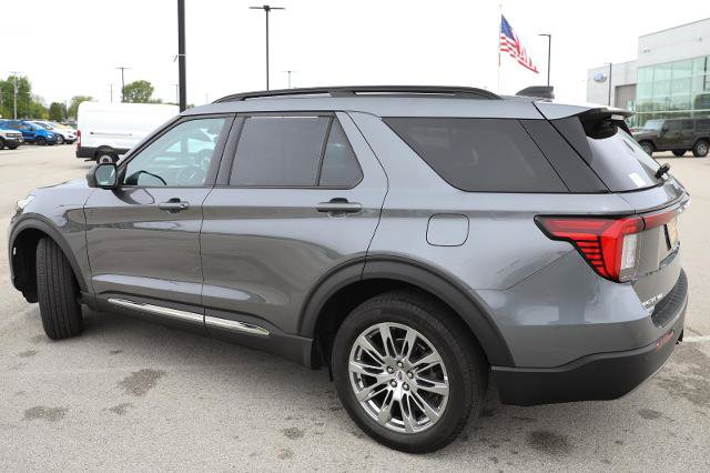 Certified 2025 Ford Explorer Active w/ Active Comfort Package AWD/4WD image 18