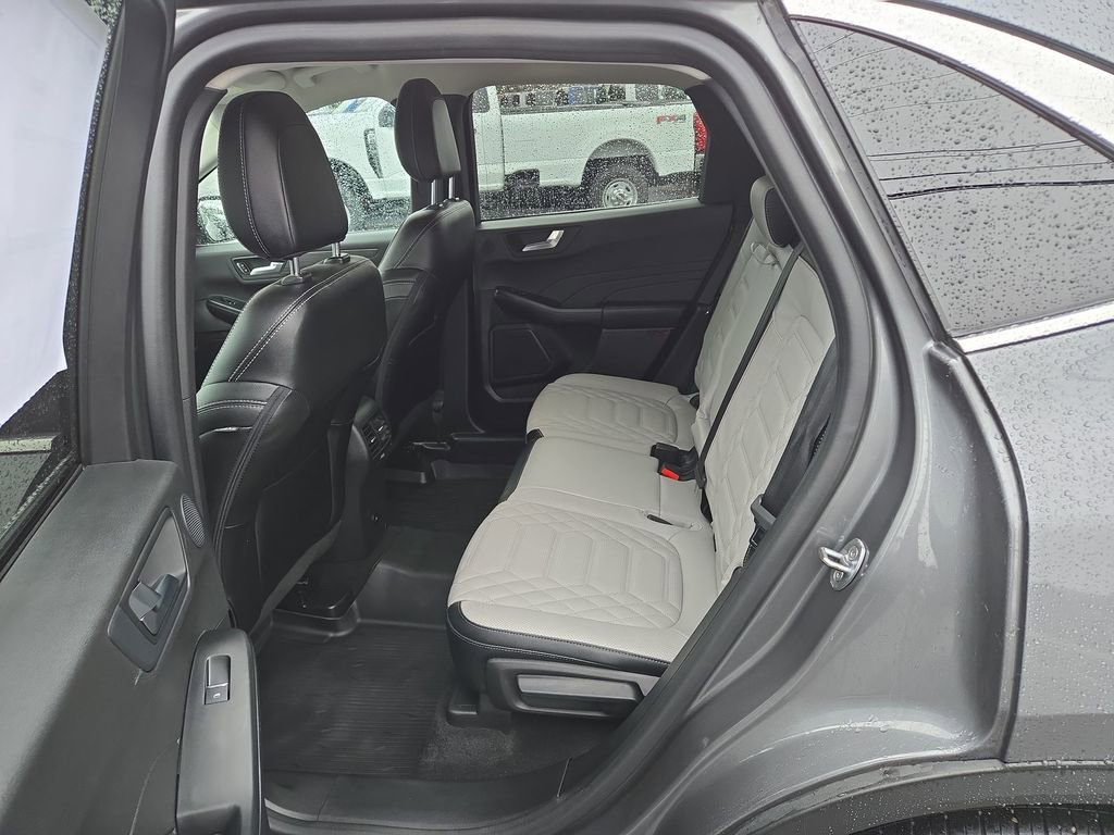 Certified 2023 Ford Escape Platinum w/ Premium Technology Package AWD/4WD image 4