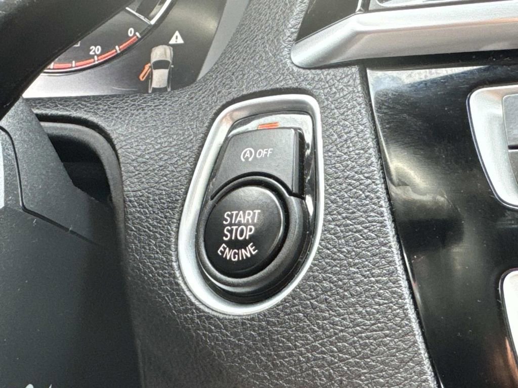 Used 2020 BMW 230i Coupe w/ Premium Package image 17