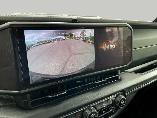 Used 2024 Jeep Wrangler Unlimited Sahara AWD/4WD image 16