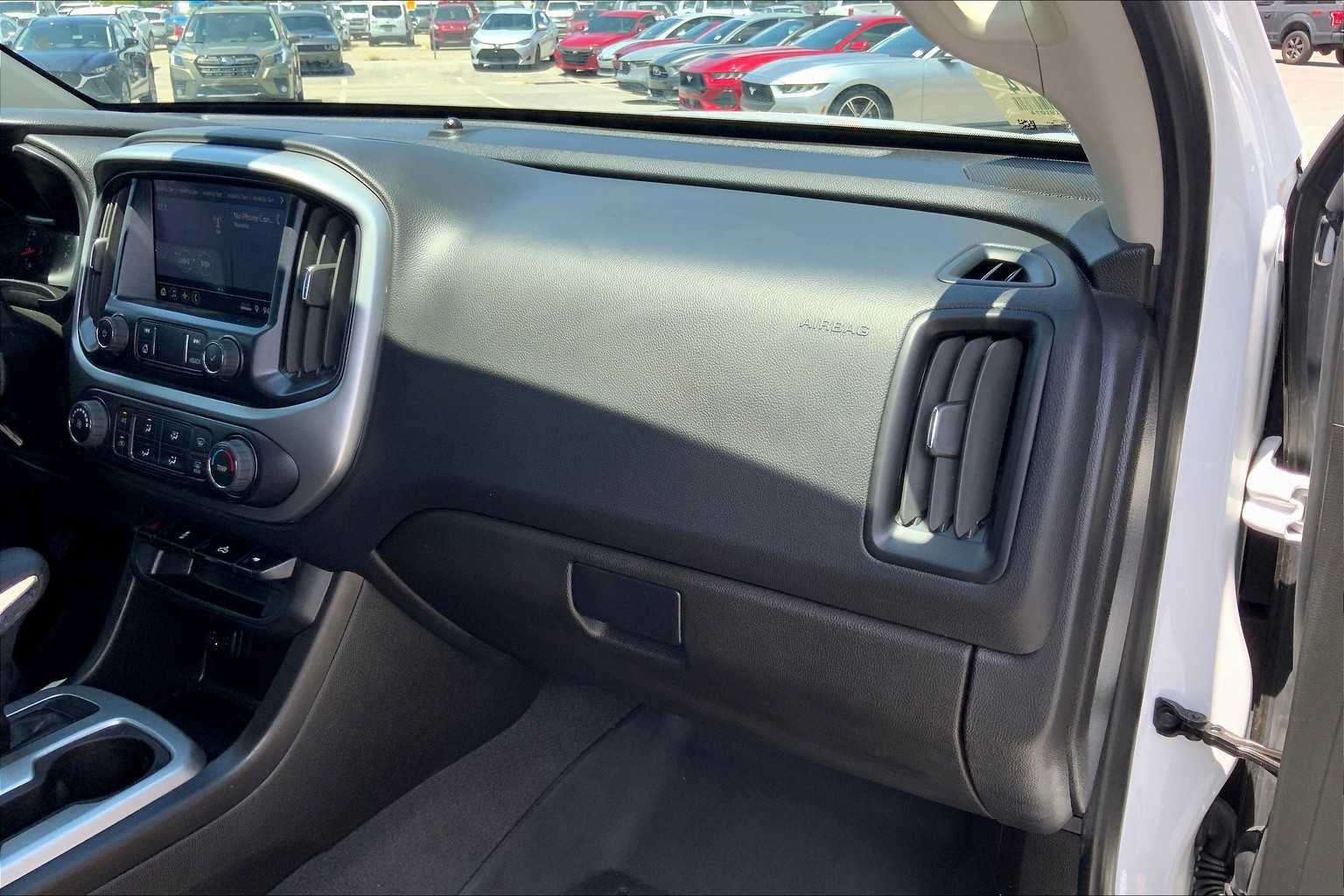 Used 2022 Chevrolet Colorado LT w/ LT Convenience Package AWD/4WD image 19