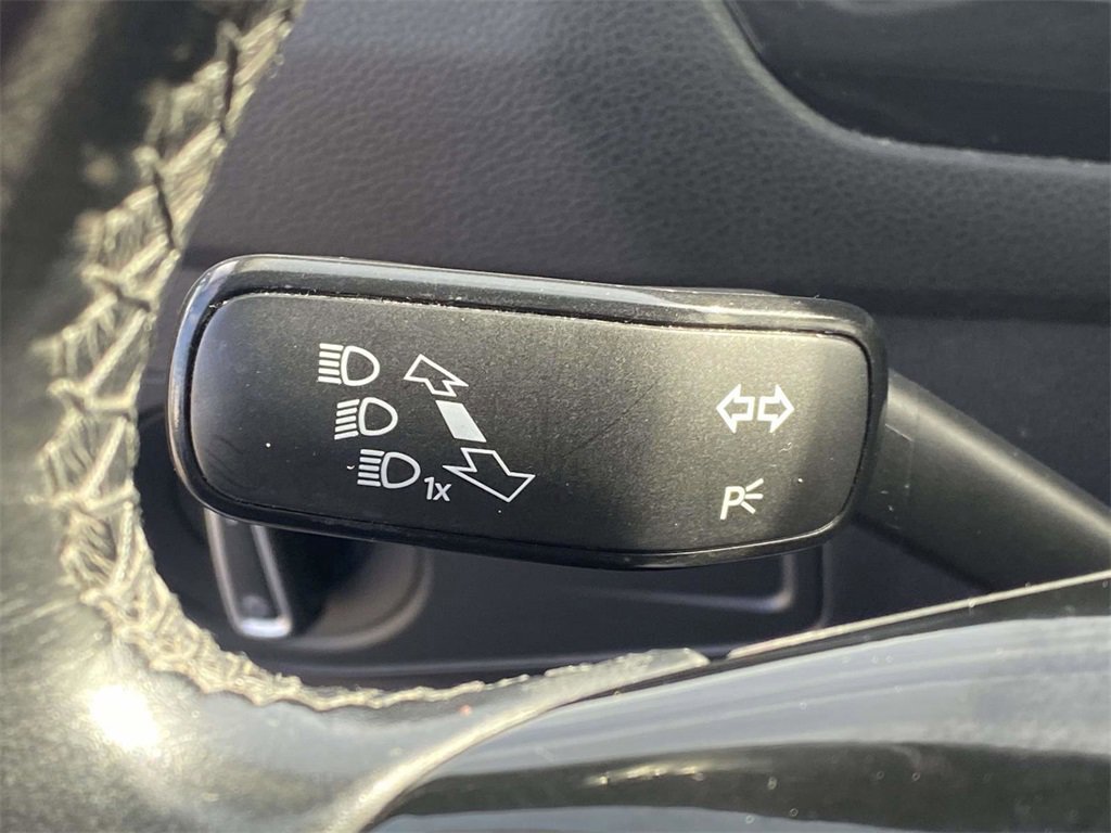 Used 2019 Volkswagen Tiguan SE image 27