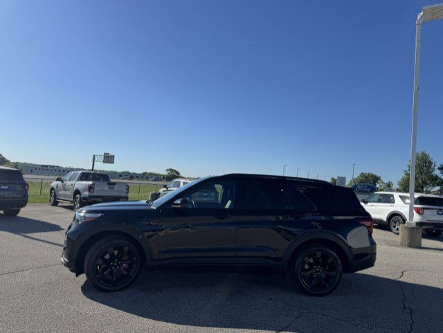 Certified 2020 Ford Explorer ST w/ ST Street Pack AWD/4WD image 5