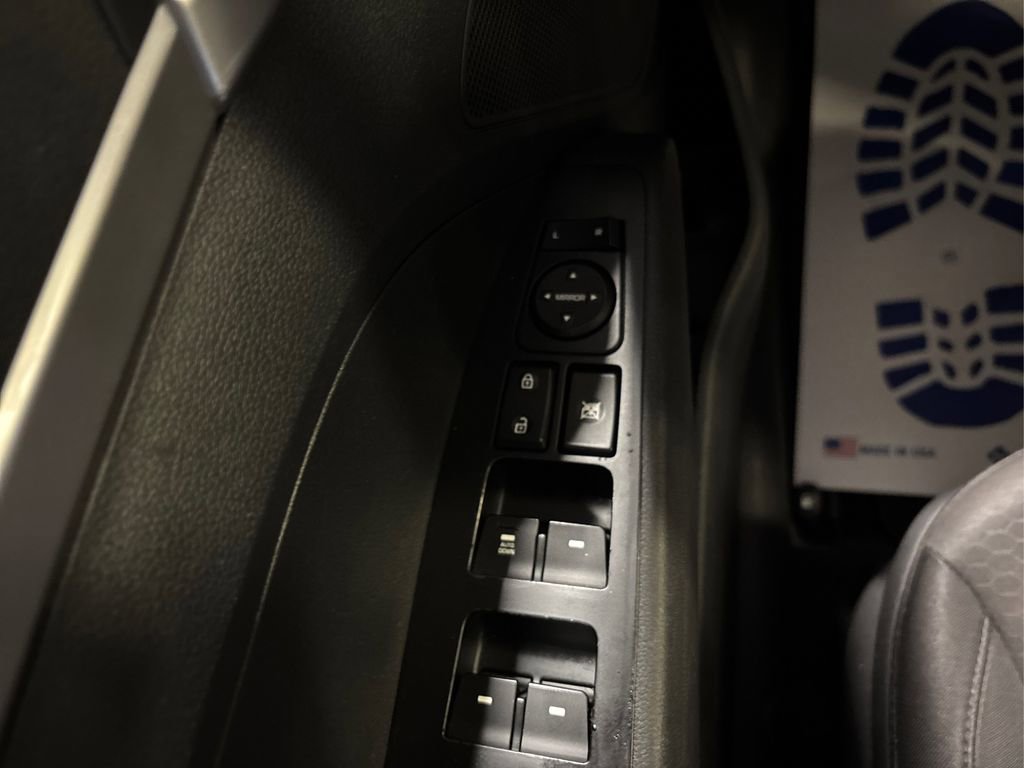 Used 2019 Hyundai Elantra SE w/ Cargo Package FWD image 32