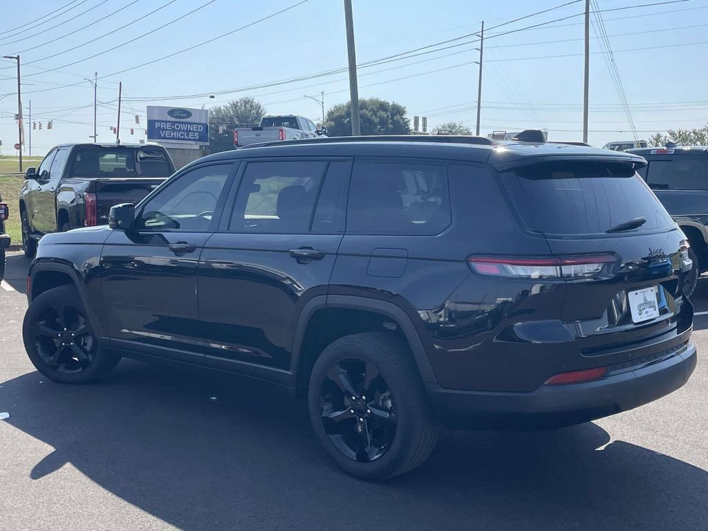 Used 2024 Jeep Grand Cherokee L Limited w/ Black Appearance Package RWD image 5