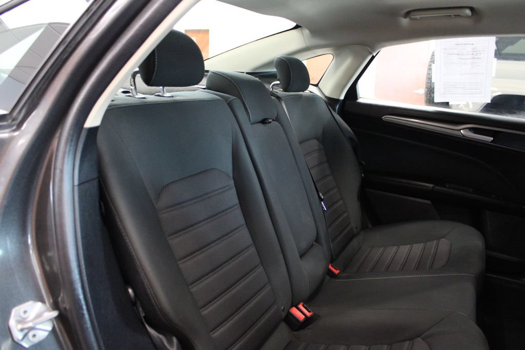 Certified 2020 Ford Fusion SE FWD image 36