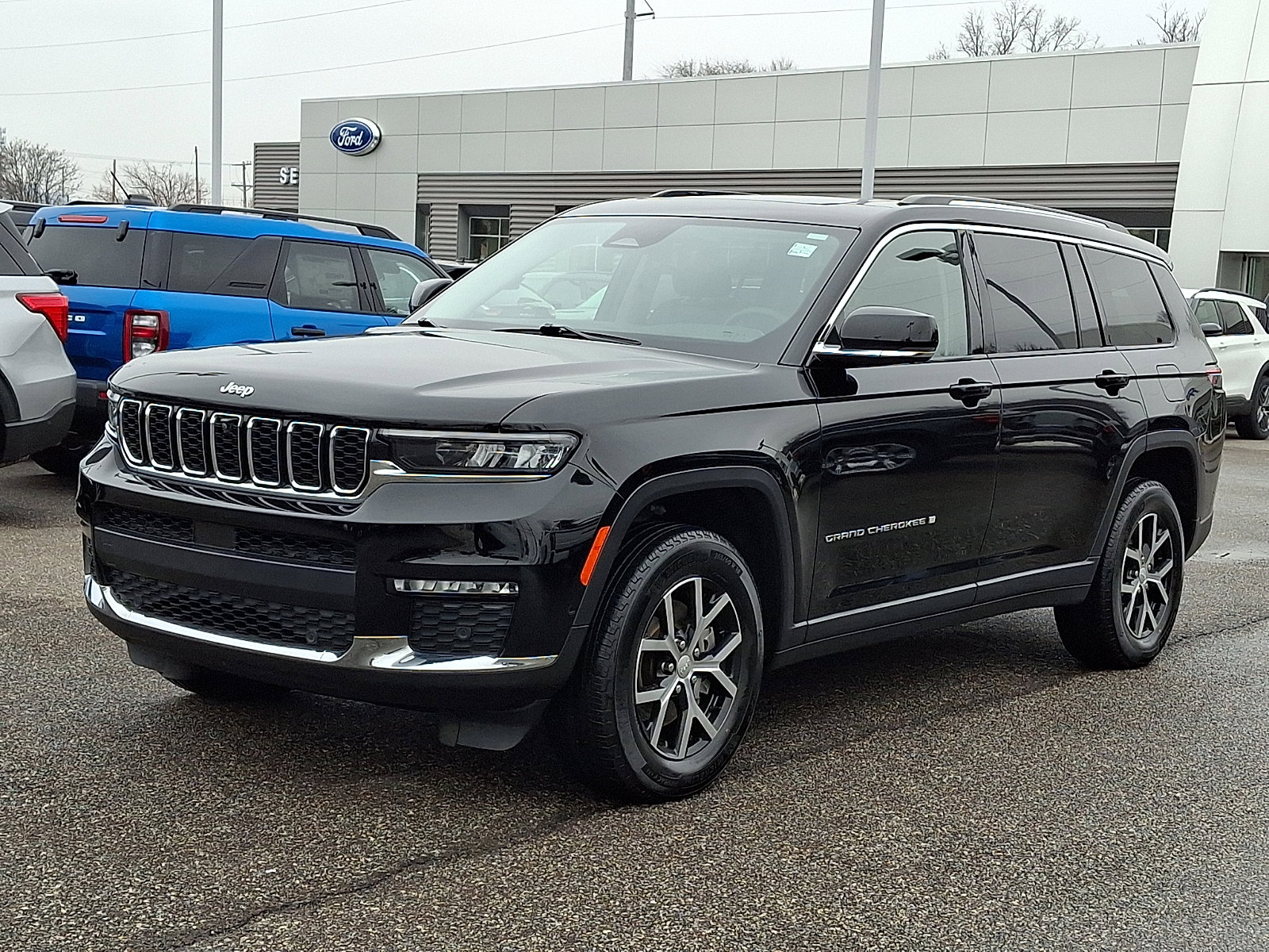 Used 2023 Jeep Grand Cherokee L Limited w/ Luxury Tech Group II image 5