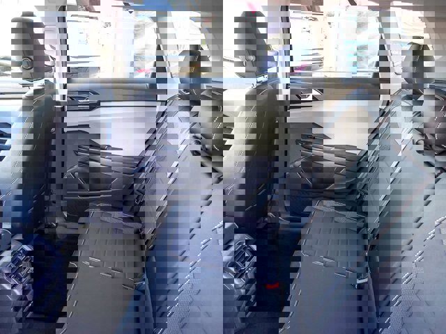 Used 2023 Volkswagen Taos SE w/ Black Wheel Package image 15