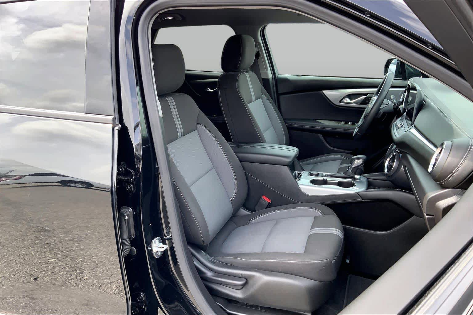 Used 2024 Chevrolet Blazer LT FWD image 9