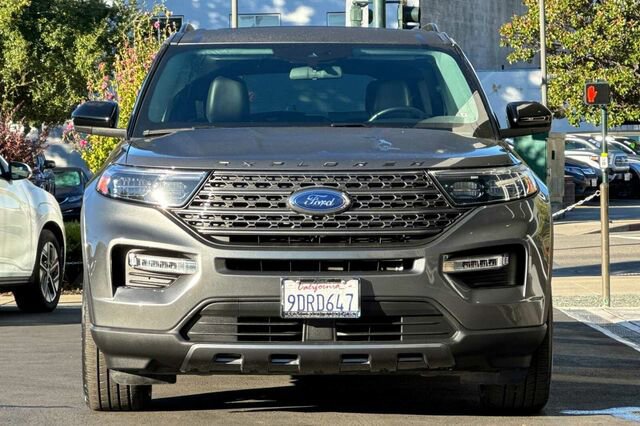 Certified 2022 Ford Explorer XLT w/ Equipment Group 202A image 6