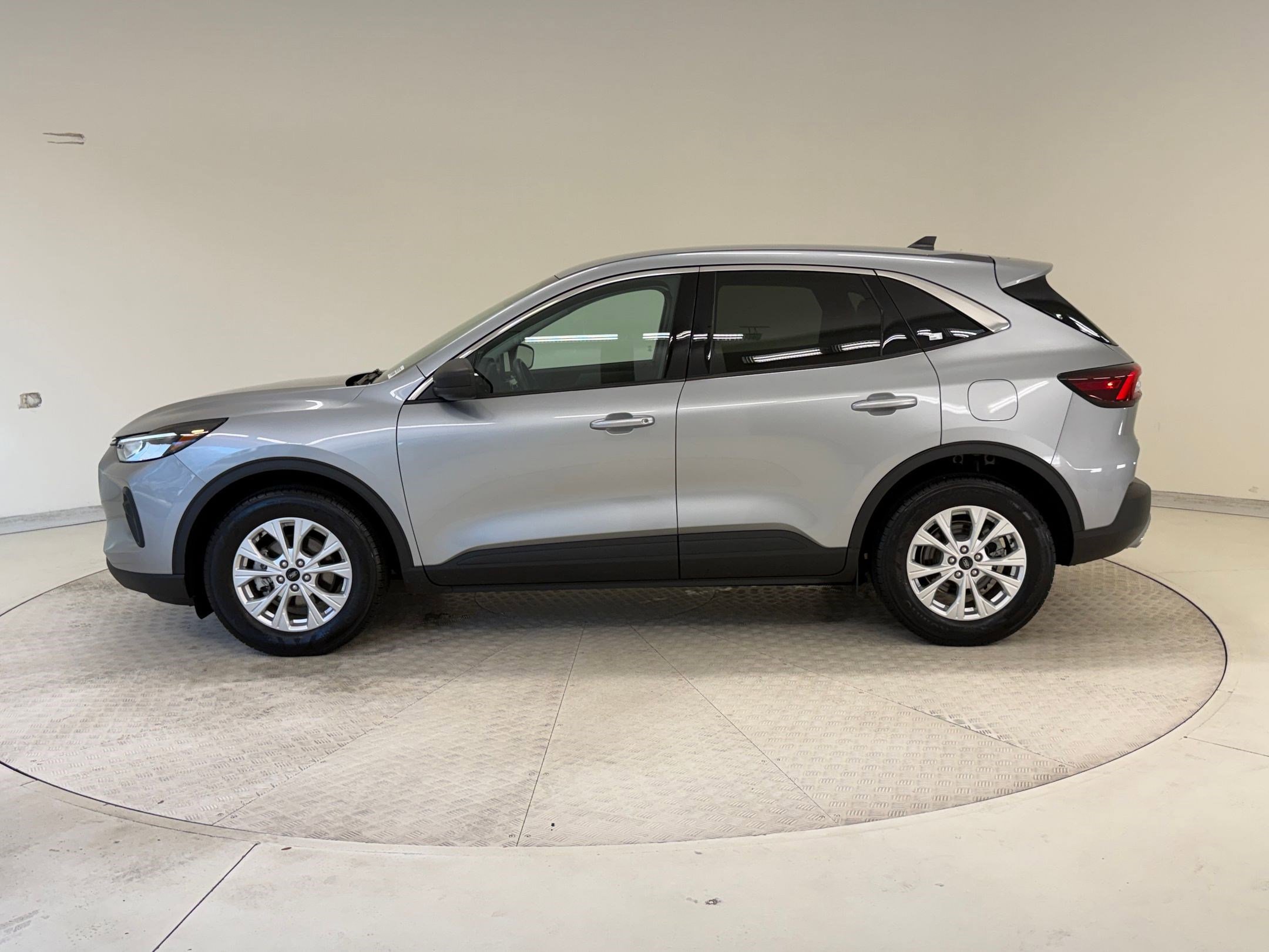 Certified 2024 Ford Escape Active image 2