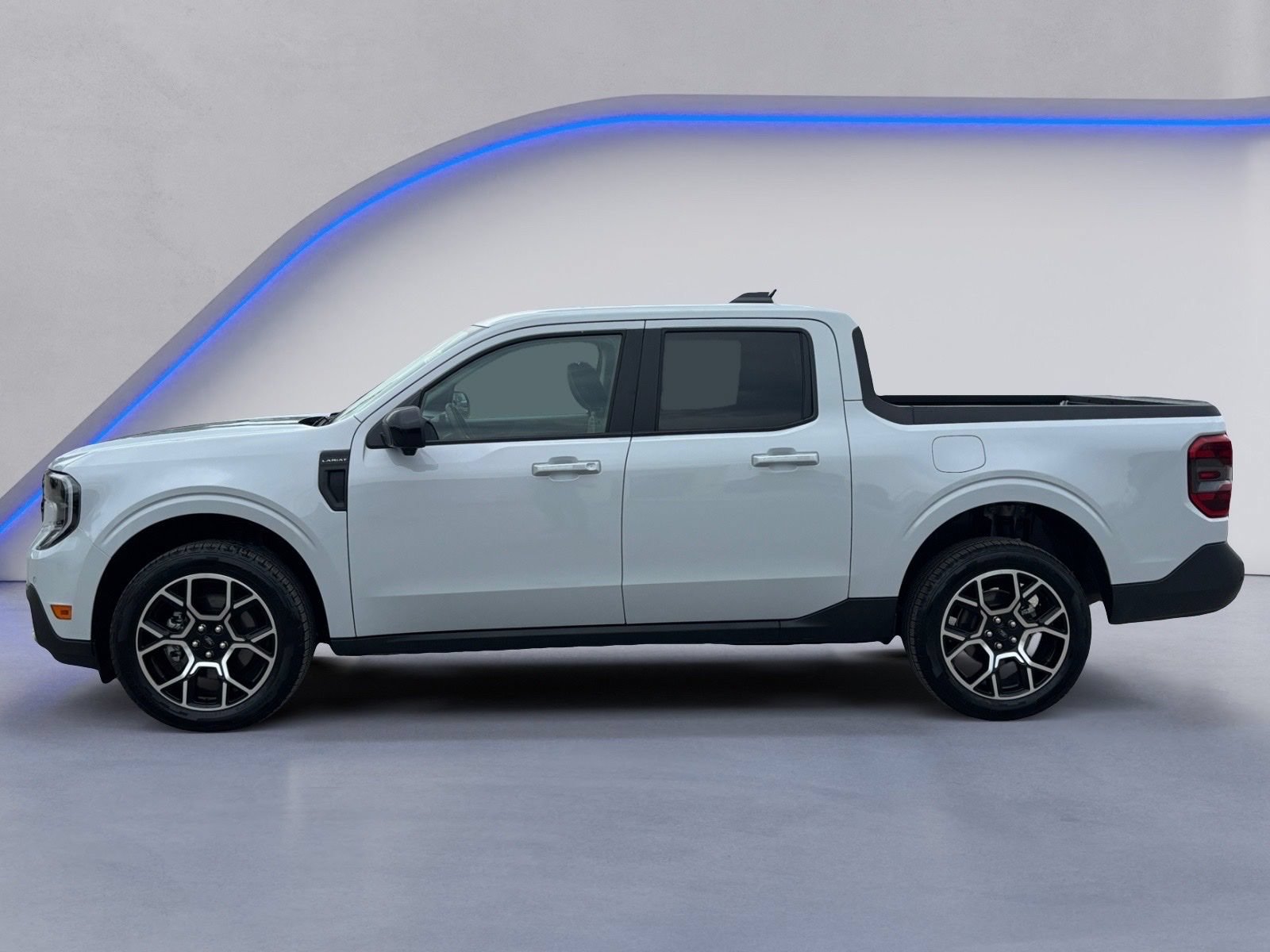 Certified 2025 Ford Maverick Lariat w/ 4K Tow Package AWD/4WD image 7