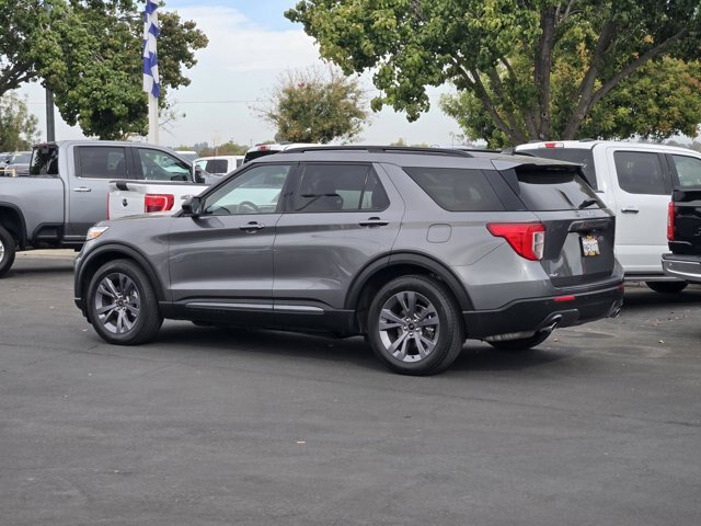 Certified 2024 Ford Explorer XLT w/ Equipment Group 202A RWD image 8