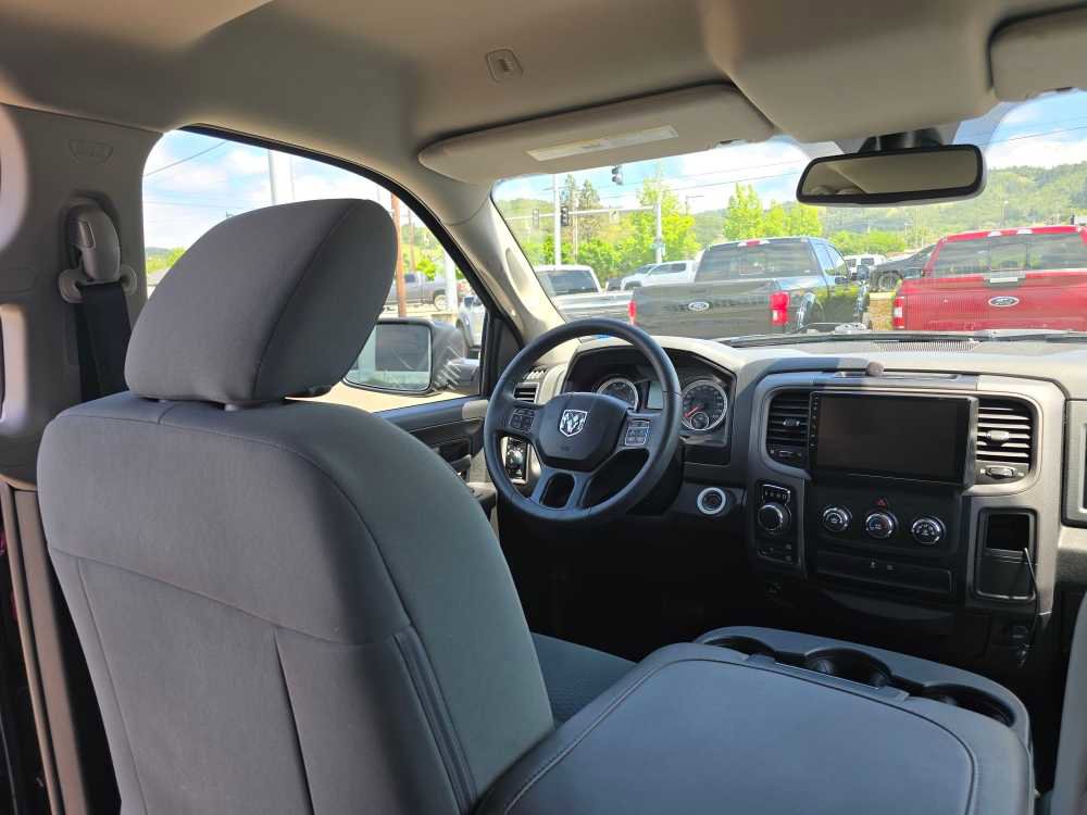 Used 2018 RAM 1500 Express AWD/4WD image 11
