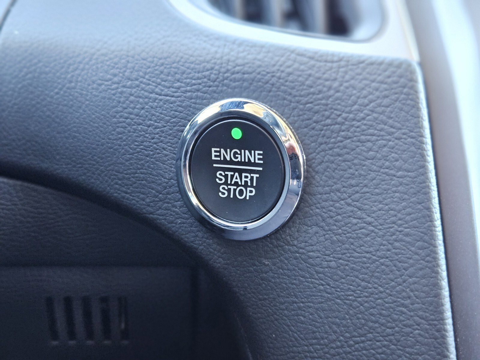 Certified 2024 Ford Edge SEL w/ Convenience Package image 24