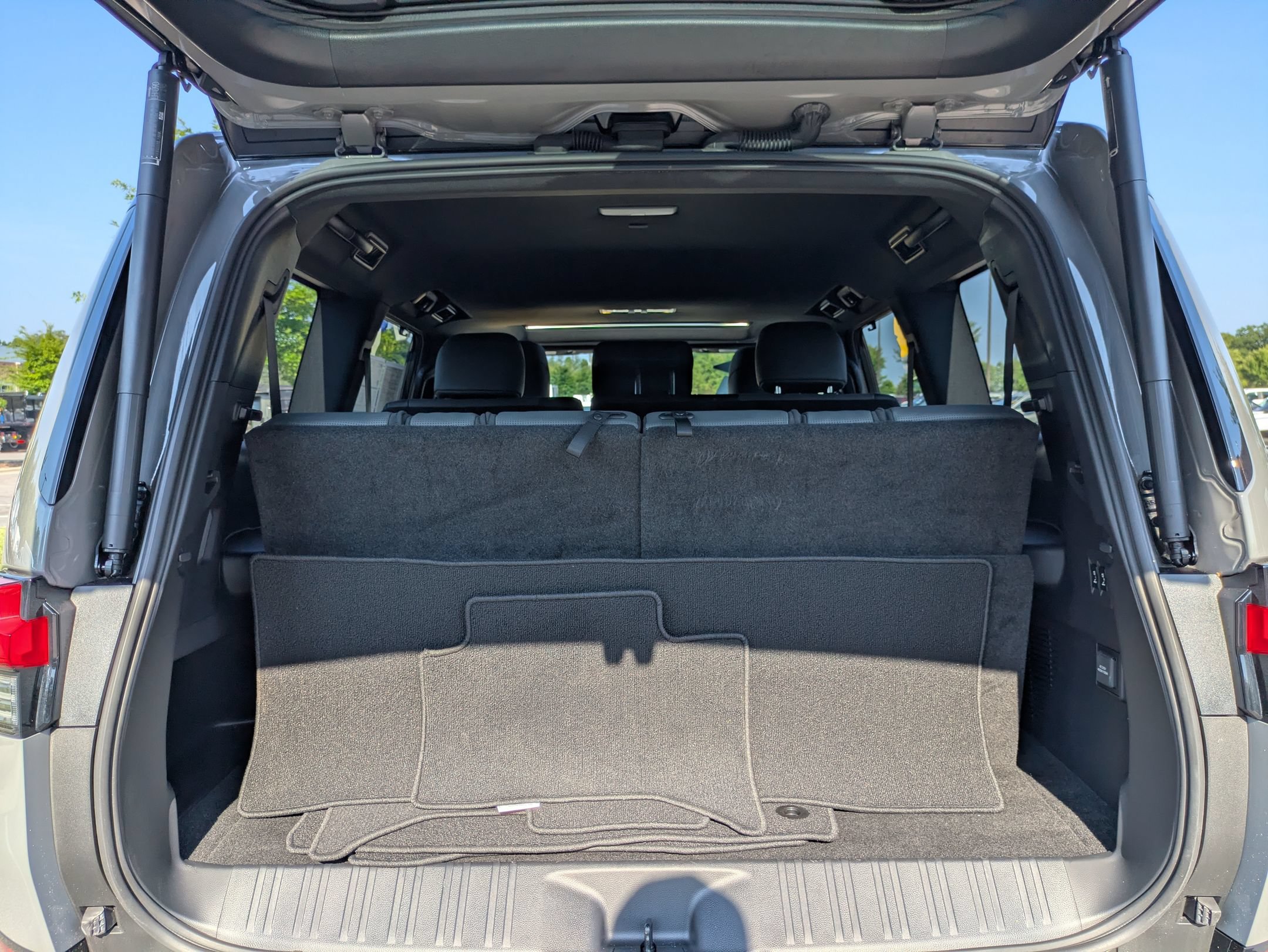 Used 2024 Lexus GX 550 w/ Accessory Package (Z1) AWD/4WD image 34