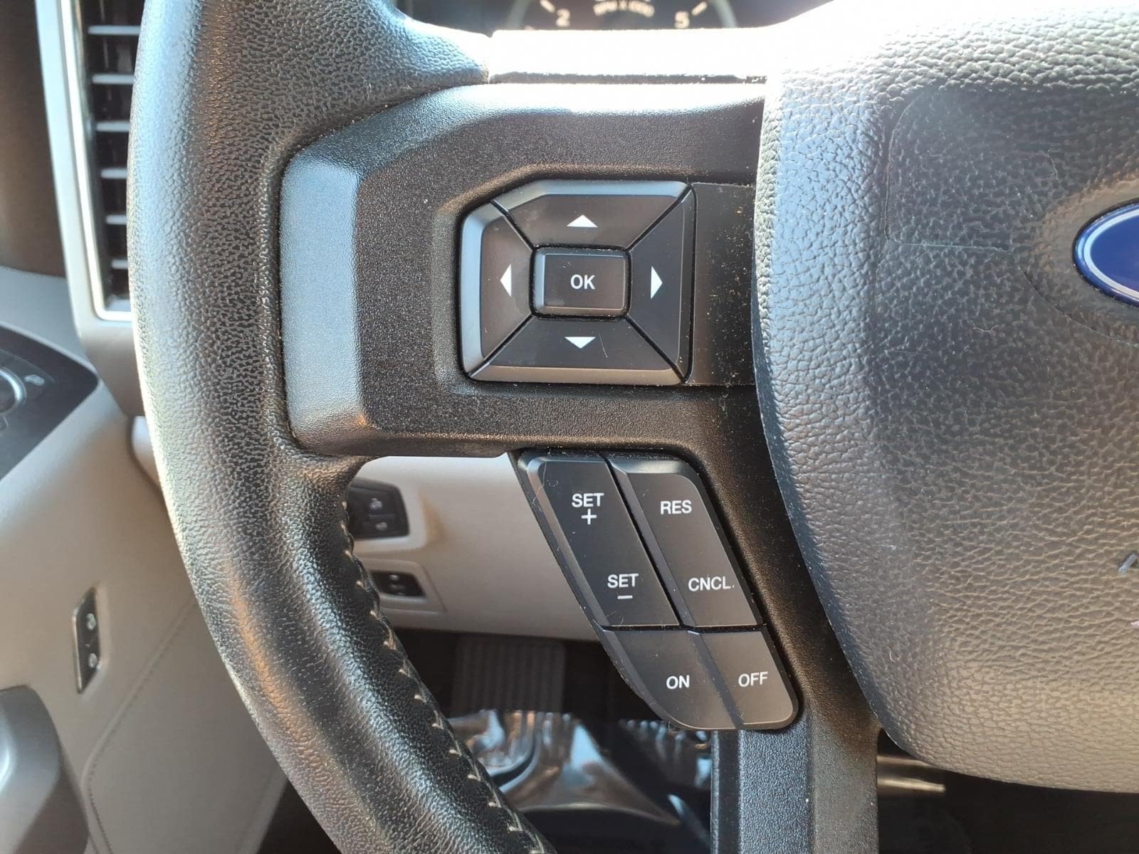 Certified 2019 Ford F150 XLT w/ Equipment Group 302A Luxury AWD/4WD image 14