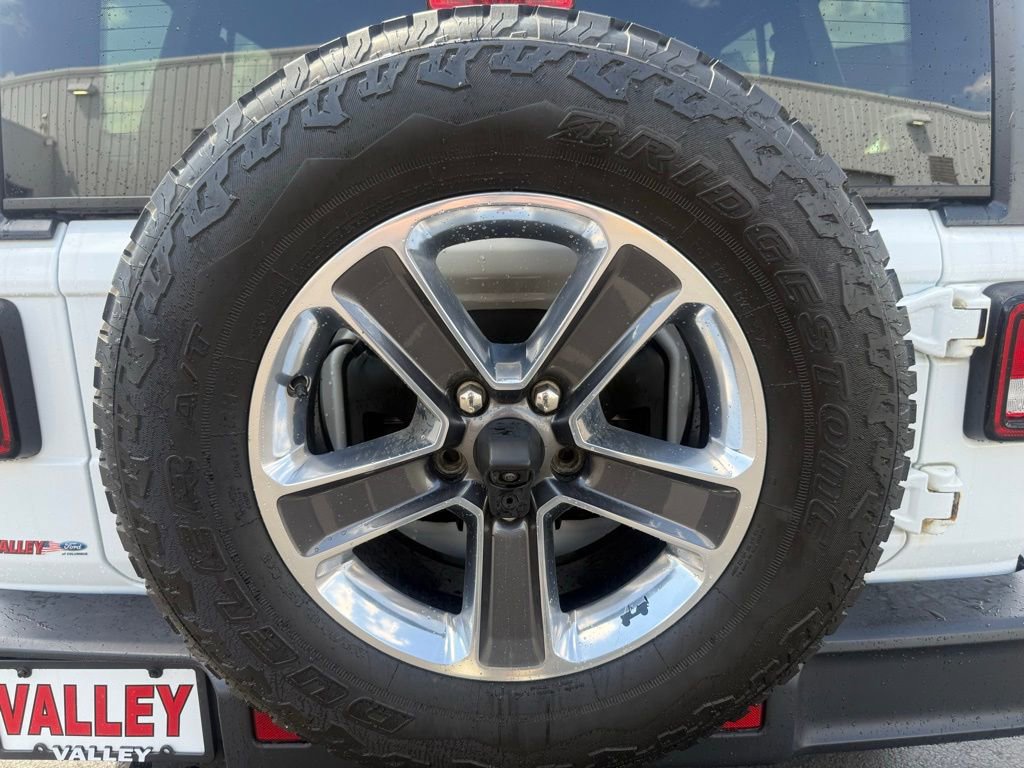 Used 2021 Jeep Wrangler Unlimited Sahara w/ Dual Top Group AWD/4WD image 45