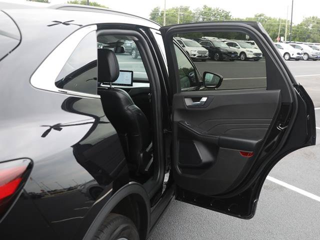 Certified 2024 Ford Escape Platinum AWD/4WD image 29