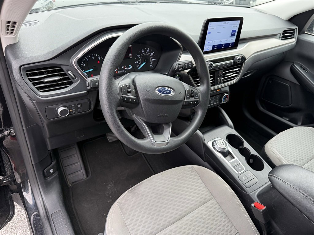 Certified 2022 Ford Escape SE w/ SE Sport Appearance Package image 11