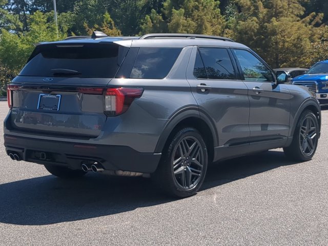 Certified 2025 Ford Explorer ST AWD/4WD image 4
