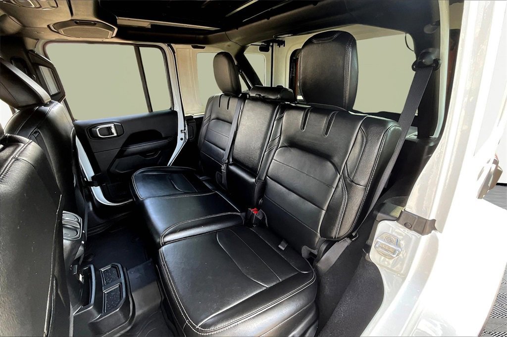 Used 2022 Jeep Wrangler Unlimited Sahara w/ Cold Weather Group image 26