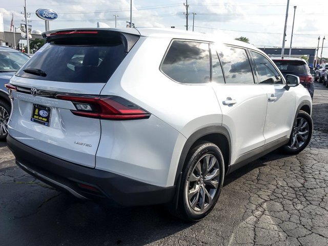 Used 2025 Toyota Grand Highlander AWD image 10