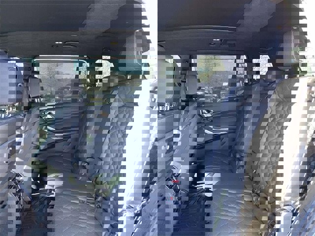 Used 2023 BMW X7 xDrive40i w/ Executive Package image 16