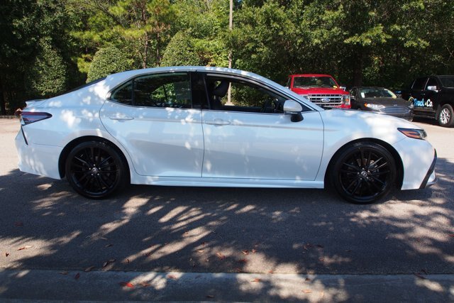 Used 2022 Toyota Camry XSE FWD image 8